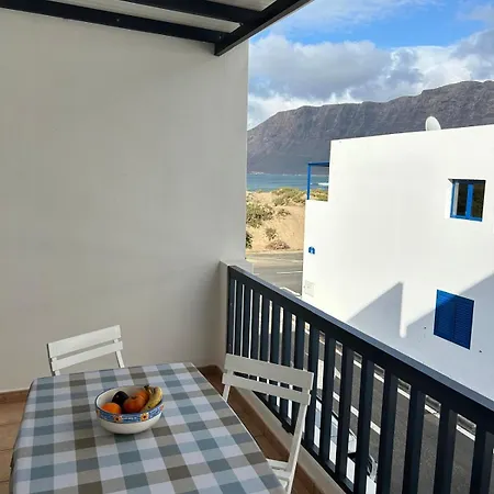 Vistas Al Mar Famara
